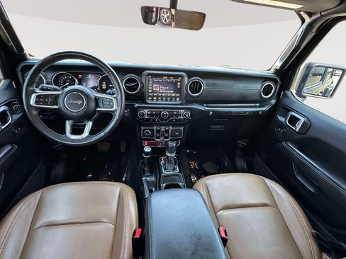 Used 2023 Jeep Wrangler Unlimited Rubicon 4xe w/ Cold Weather Group AWD/4WD image 7