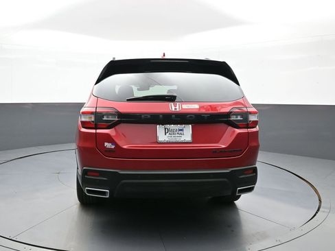 Certified 2025 Honda Pilot Black Edition image 7