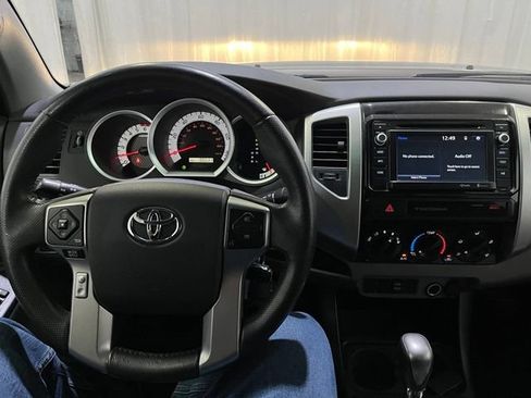Used 2015 Toyota Tacoma PreRunner w/ TRD Off-Road Package RWD image 19
