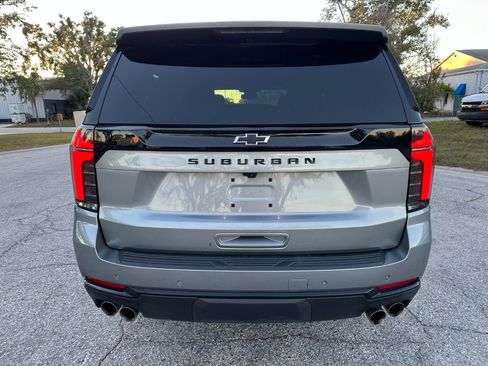 Used 2025 Chevrolet Suburban Z71 image 6