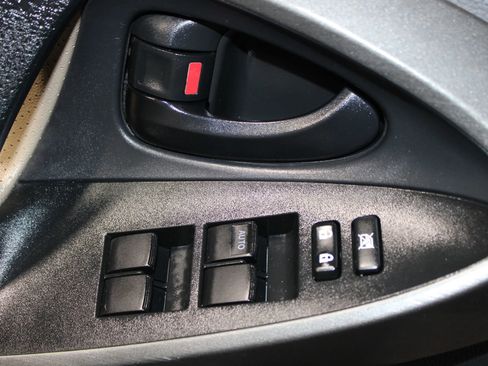 Used 2010 Toyota RAV4 Limited FWD image 10