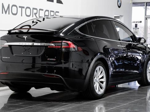 Used 2018 Tesla Model X P100D image 10