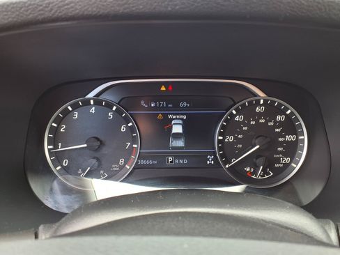 Used 2022 Nissan Frontier SV AWD/4WD image 16