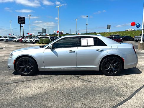Used 2022 Chrysler 300 S RWD image 5