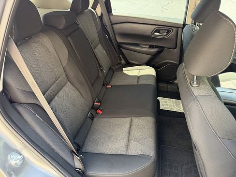 Used 2024 Nissan Rogue SV AWD/4WD image 24