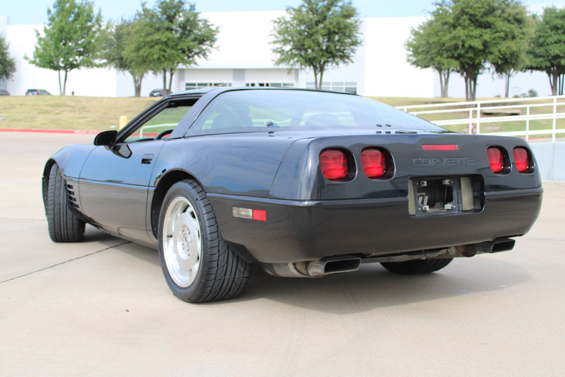 Used 1994 Chevrolet Corvette Coupe RWD image 9