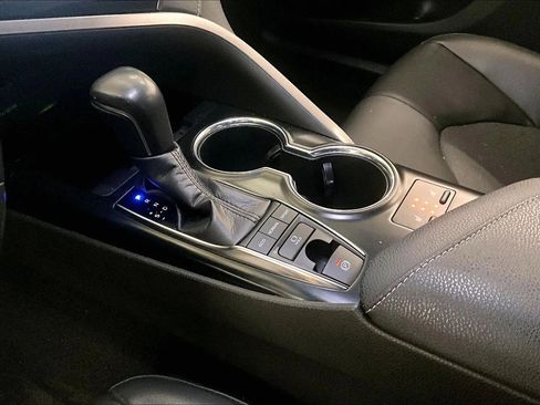 Used 2019 Toyota Camry XSE image 17