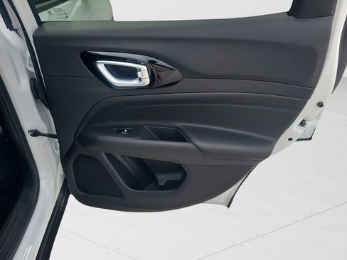 New 2026 Jeep Compass Latitude image 42