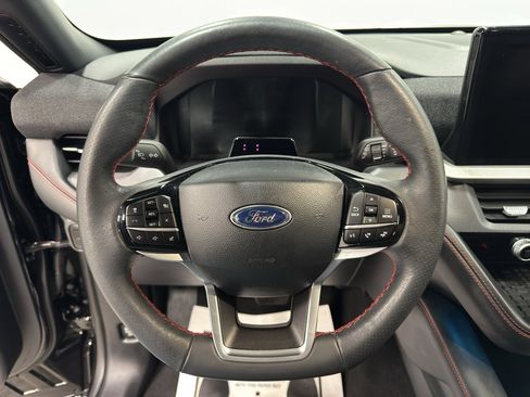 Used 2025 Ford Explorer ST-Line w/ Premium Package image 16