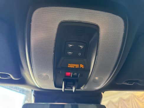 Used 2017 Volvo XC60 T6 R-Design w/ Climate Package image 25