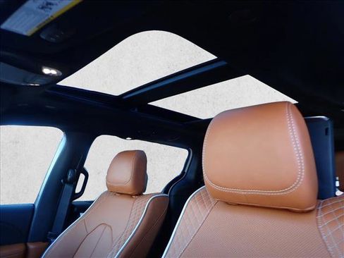 New 2026 Chrysler Pacifica Pinnacle image 15