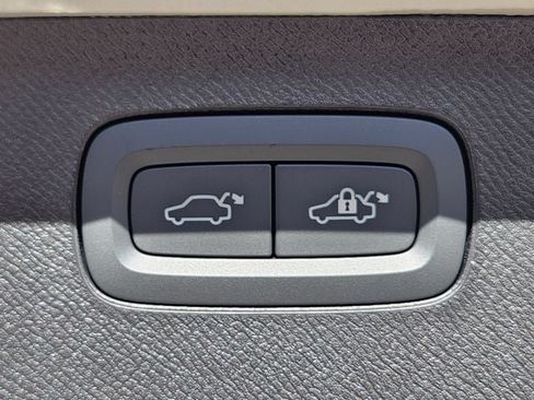 New 2026 Volvo XC90 B6 Ultra w/ Protection Package AWD/4WD image 17