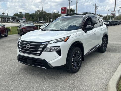 New 2026 Nissan Rogue Platinum image 3