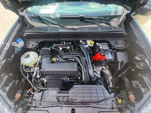 Used 2025 Ford Maverick Lobo AWD/4WD image 9