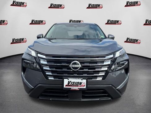 Used 2025 Nissan Rogue SV image 2