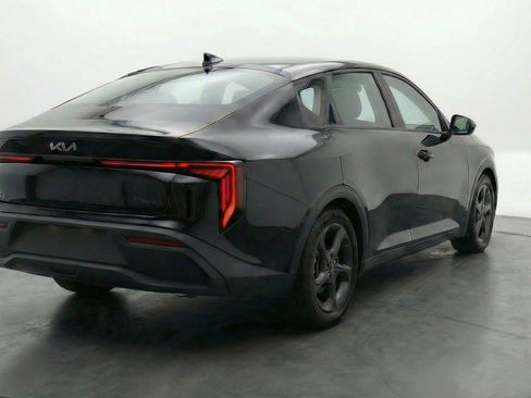 Used 2025 Kia K4 LXS image 9