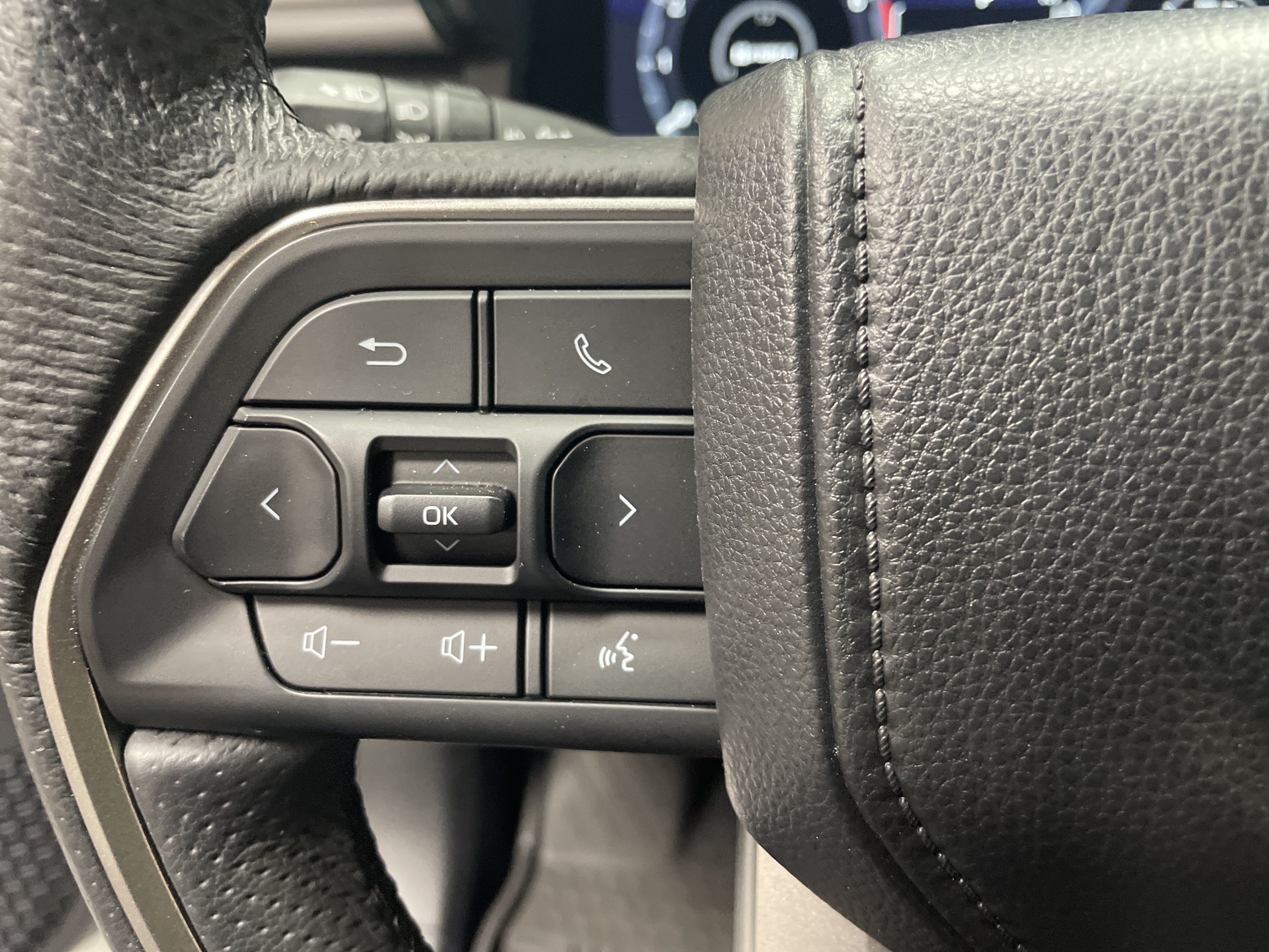 Used 2024 Toyota Tacoma TRD Off-Road AWD/4WD image 19