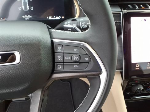 New 2025 Jeep Grand Cherokee Limited image 21