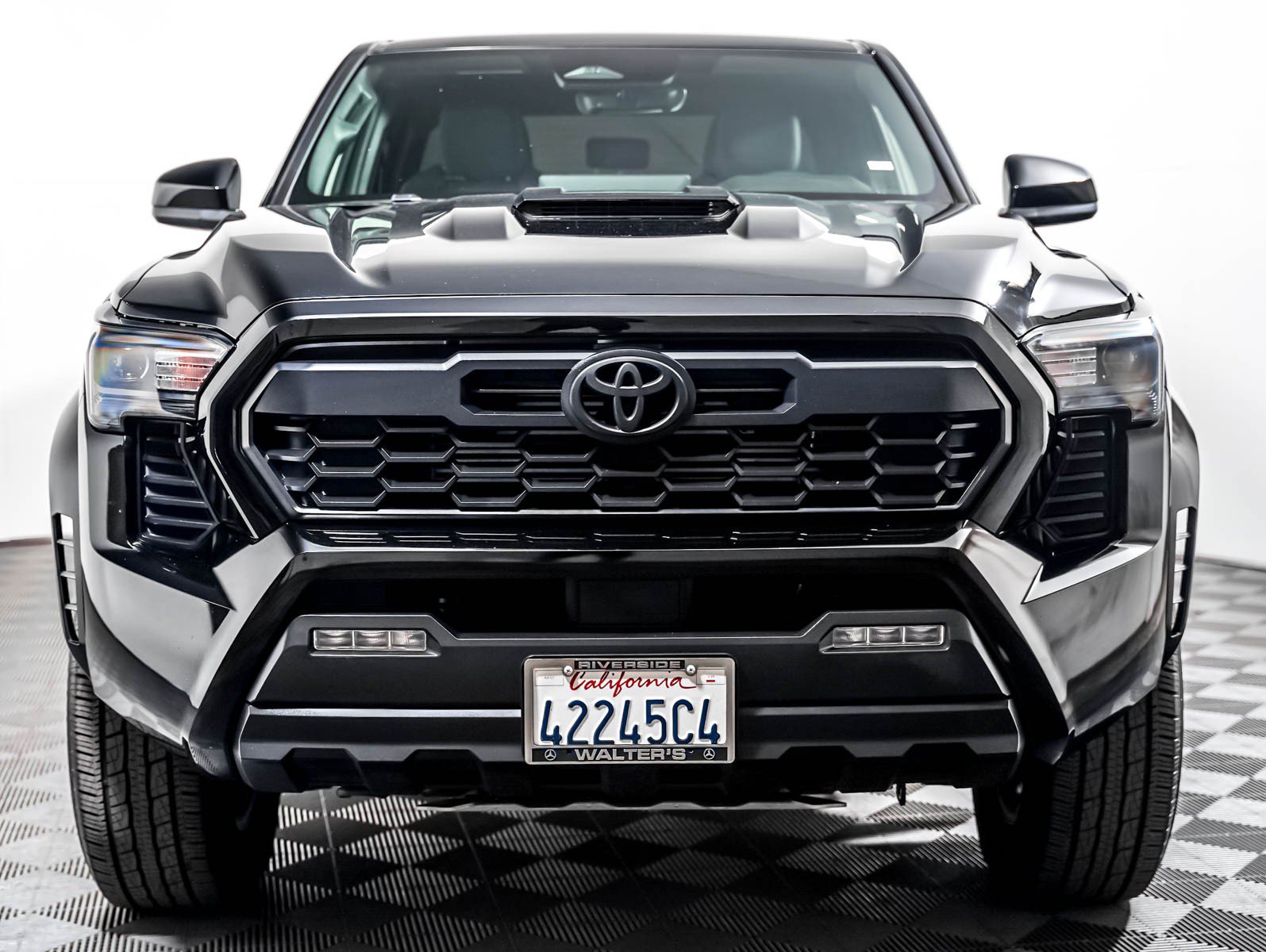 Used 2024 Toyota Tacoma TRD Sport AWD/4WD image 6