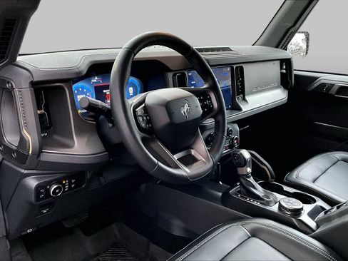 Certified 2025 Ford Bronco Badlands AWD/4WD image 18