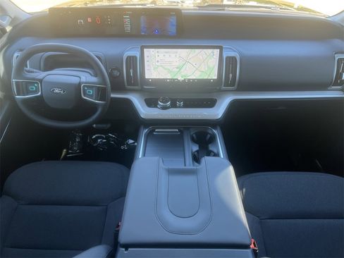 New 2025 Ford Expedition Max Active image 2