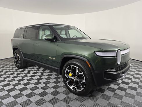 Used 2023 Rivian R1S Adventure image 7