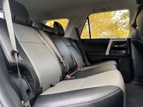 Used 2022 Toyota 4Runner SR5 Premium image 42