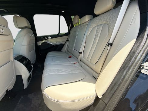 Used 2024 BMW X5 xDrive40i w/ M Sport Package AWD/4WD image 22