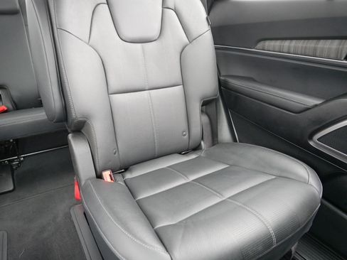 Certified 2024 Kia Telluride EX w/ EX Captain's Chair Package image 14