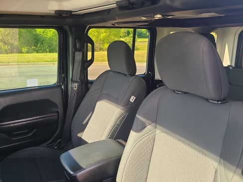 Used 2021 Jeep Wrangler Unlimited Sport AWD/4WD image 14