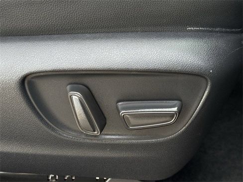 Used 2025 Toyota Grand Highlander AWD image 29