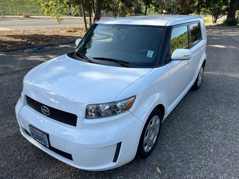 Used 2008 Scion xB FWD image 3