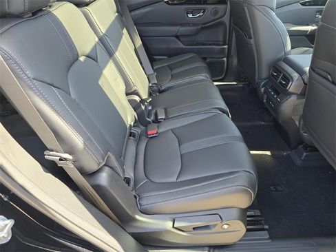 New 2025 Honda Pilot Touring image 25