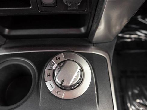 Used 2018 Toyota 4Runner SR5 AWD/4WD image 21
