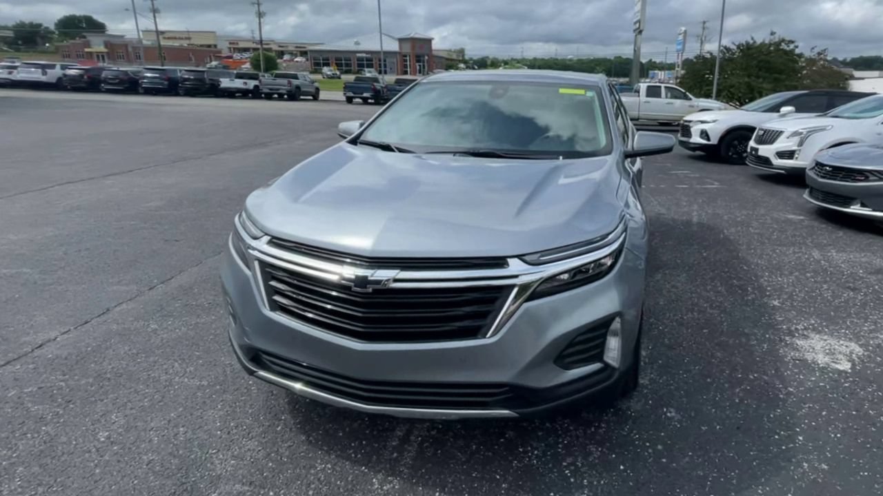 Used 2024 Chevrolet Equinox LT w/ LPO, Floor Liner Package FWD image 4