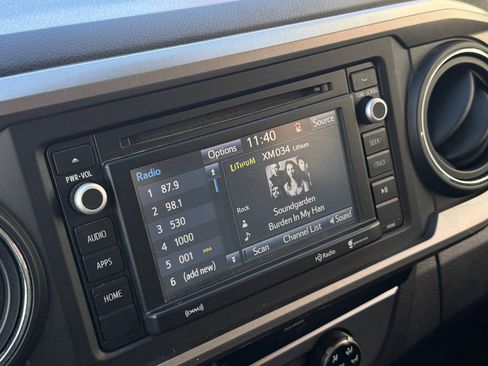 Used 2018 Toyota Tacoma SR5 image 21