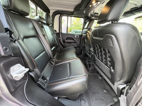 Used 2022 Jeep Gladiator Mojave w/ Cold Weather Group AWD/4WD image 17