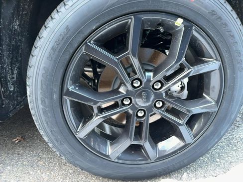 New 2025 Jeep Grand Cherokee Limited image 5