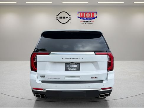 Used 2025 GMC Yukon XL Denali AWD/4WD image 3