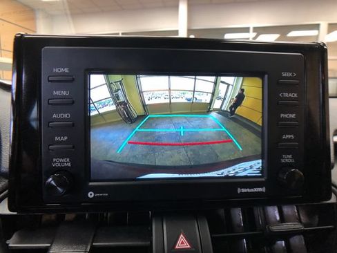 Used 2021 Toyota RAV4 XLE w/ XLE Grade Weather Package AWD/4WD image 14