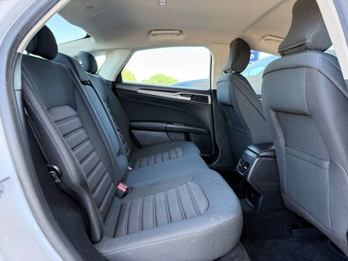 Used 2019 Ford Fusion SE image 17