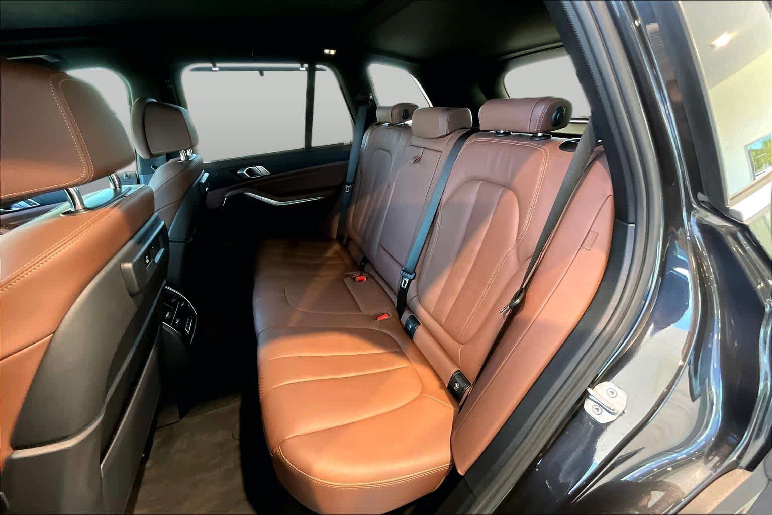 Used 2022 BMW X5 xDrive45e w/ Luxury Seating Package AWD/4WD image 22