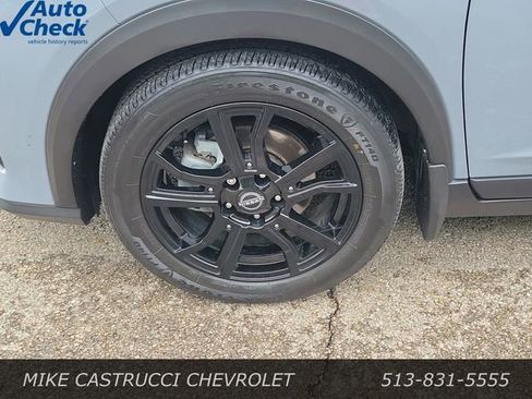 Used 2023 Nissan Kicks SR w/ SR Premium Package FWD image 9