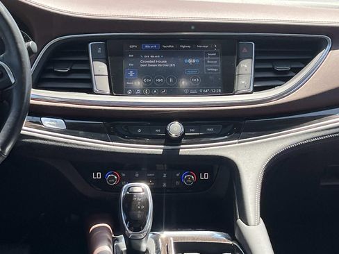 Used 2021 Buick Enclave Avenir AWD/4WD image 16