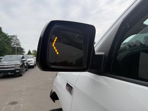 Used 2012 Toyota Tundra Limited w/ Memory Pkg AWD/4WD image 11