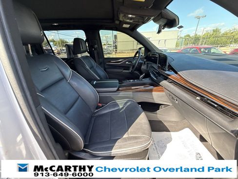 Used 2021 Cadillac Escalade ESV Premium Luxury w/ LPO, Illumination Package image 44