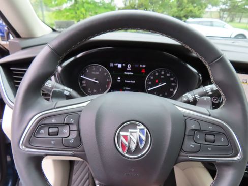 Used 2023 Buick Envision Avenir AWD/4WD image 20