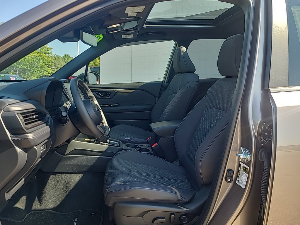 Used 2025 Subaru Forester Premium w/ Convenience Package #1 AWD/4WD image 10