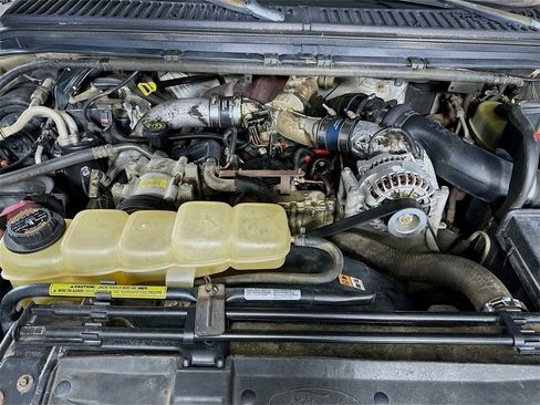 Used 2001 Ford F250 Lariat image 31