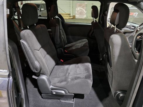 Used 2014 Dodge Grand Caravan SE w/ Quick Order Package 29E SE FWD image 30